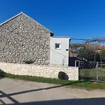 Kamena Kuca Family Rodin 公寓