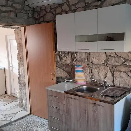 Kamena Kuca Family Rodin Appartamento