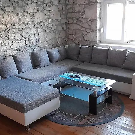 Apartment Kamena Kuca Family Rodin *