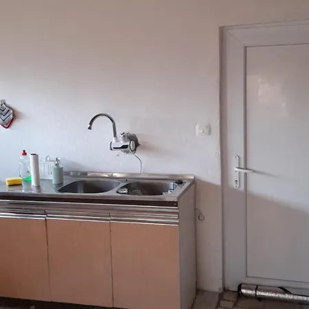 Apartment Kamena Kuca Family Rodin *