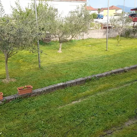 Kamena Kuca Family Rodin *