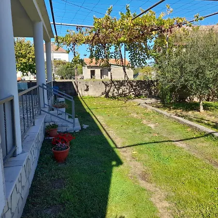Apartment Kamena Kuca Family Rodin *