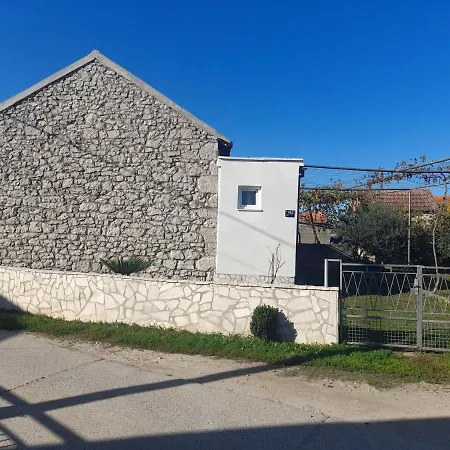 Kamena Kuca Family Rodin Appartamento