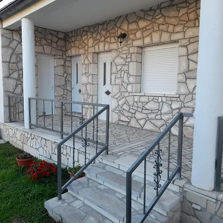 Kamena Kuca Family Rodin * Capljina