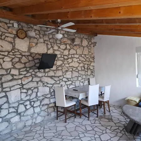 شقة Kamena Kuca Family Rodin