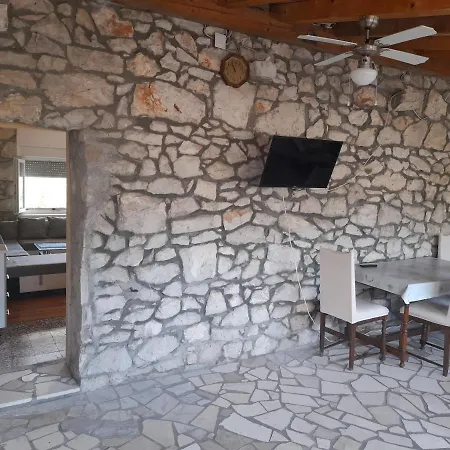 Kamena Kuca Family Rodin