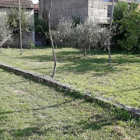 Apartment Kamena Kuca Family Rodin *